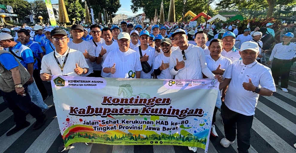 Penghulu KUA Cilimus Ikut Meriahkan Jalan Sehat Kerukunan HAB ke-80 Tingkat Provinsi Jawa Barat di Tasikmalaya