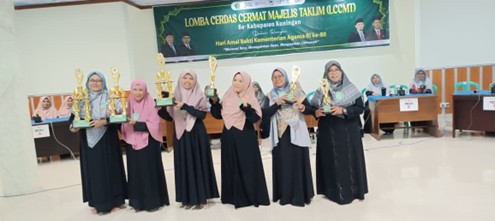 IPARI Kuningan Gelar LCC Majelis Taklim HAB ke-80, Tim KUA Cilimus Raih Juara Harapan III