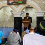 Penghulu KUA Cilimus Isi Khutbah Jumat di Desa Bojong, Teguhkan Iman Jamaah Saat Jiwa di Titik Terendah